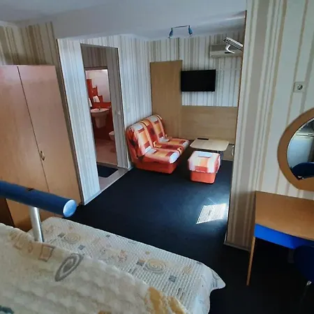 Fresh Hotel 2*